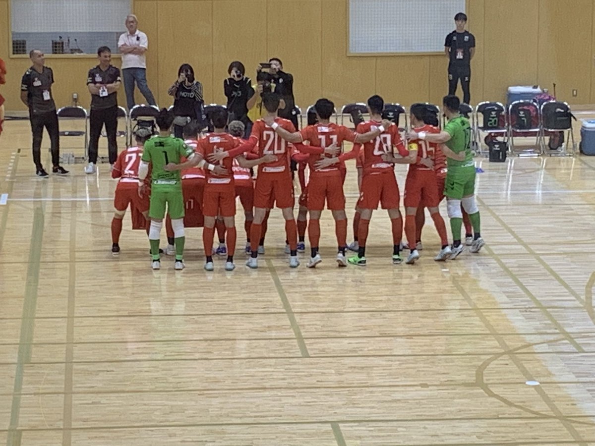 Sat_koseky's tweet photo. 名古屋市パロマ瑞穂アリーナでFリーグを観戦😀
名古屋オーシャンズは、途中2点リードするも追いつかれて無念の引き分け🥲
ここ4試合勝利なしで、厳しい状況になったけど、ここから巻き返してほし��👊
#フットサル
#名古屋オーシャンズ https://t.co/pOxpZIIUT4