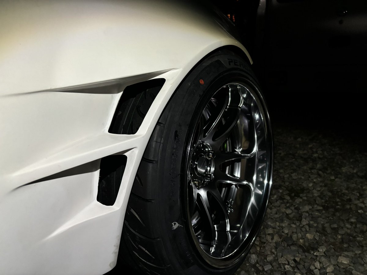 sasuke_jz's tweet photo. CR2P
F 10.5J -13 2本
R 11J -19 4本
人生初の新品ホイール買いました！
嬉しすぎる！大事にします🫡 https://t.co/6JffRdT9jU