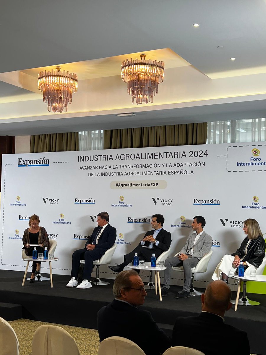 <a href="/expansioncom/">expansioncom</a> 9/10 🌍 El futuro es ahora: España debe apostar por la tecnología y la #innovación para mantener su competitividad #agroalimentariaexp en el mercado global. ¡No podemos quedarnos atrás! #CompetitividadGlobal #TecnologíaAgro <a href="/expansioncom/">expansioncom</a>