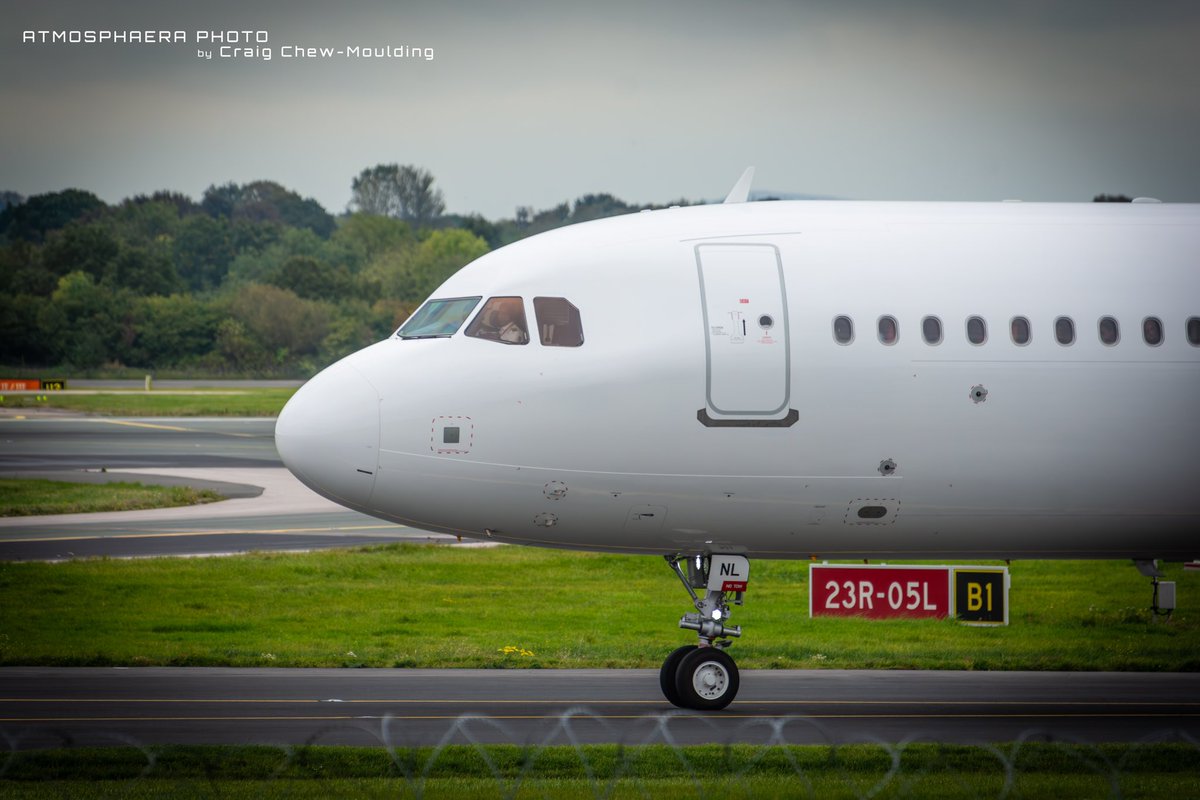 tmosphaera's tweet photo. #avgeek @jet2tweets @Airbus A321Neo G-SUNL #aircraft #aviationgeek #plane_picture #dailyplanepics #excellentaviation 
@PlaneSpotIsCool @AeroResource #Thinkplanes @endaburke81 @_airlinerworld #aviation https://t.co/tamx1eXfg4