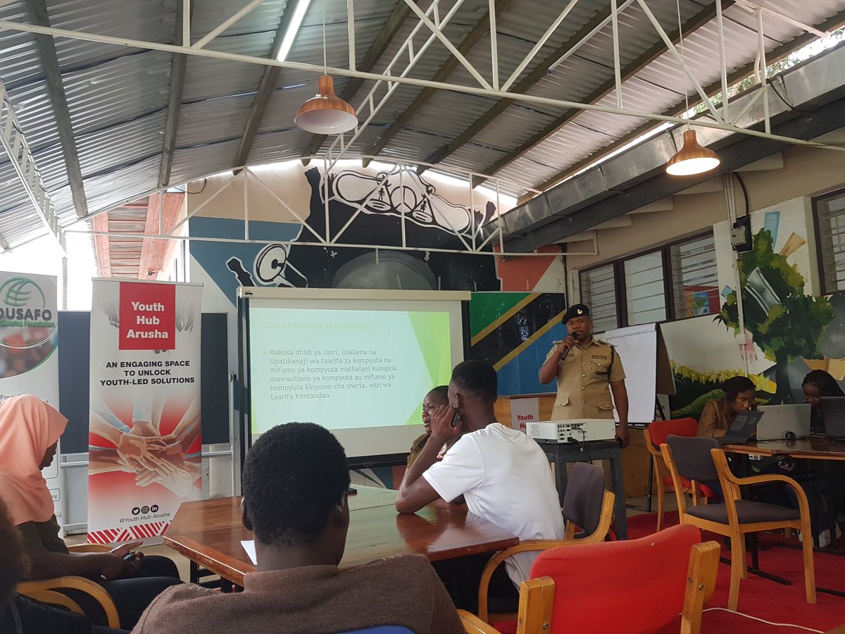 It's was Friday on Youth in Politics Training Session,this about youth empowerment,digital literacy,mis information and dis information during electoral process.This organized by Dunia Salama Foundation and Youth Hub.
At Youth Hub Arusha (MS TCDC)

KwaleMawe Culture Organization