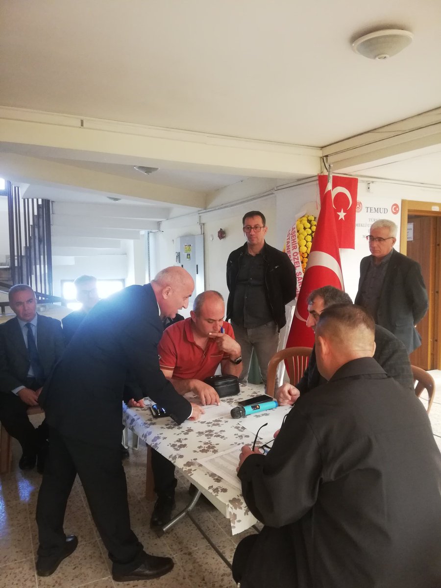 alitilkici38's tweet photo. Türkiye Emekli Uzman Erbaşlar Derneği( (TEMUD) Manisa il Başkanlığı 1.Olağan Genel kurulu yapılmış olup Yönetimi belirlenmiştir
Temud Manisa İl Başkanlığımız Temud Genel merkez Yönetiminin katılımıyla açılmıştır.
Kahraman #UzmanÇavuş Camiasına hayırlı olsun.
Temud Manisa İl Bşk lığımıza başarılar dilerim.