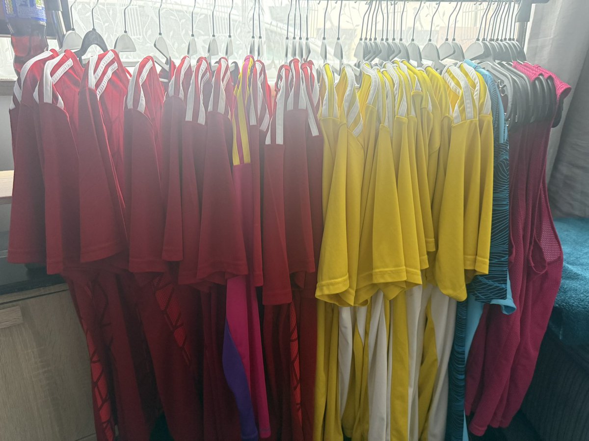 bwoods1989's tweet image. Tell your a kitman without telling me your a kit man, Sundays made for tackling grass and mud stains 😂🤦🏻‍♂️ @kentunitedfc #kitman