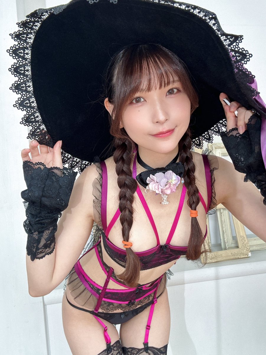 StunningArts撮影会
ありがとうございました🔮✨✨
楽しかった☺️🤍🤍🤍🤍

あまつの写真は掲載NGですが、
チェキはOK🫶🏻
お気に入りの写真はDMで
こっそり見せてくれると嬉しいです🌼

次は12/1 年内最後の撮影会ですっ https://t.co/kkwMJrlC21