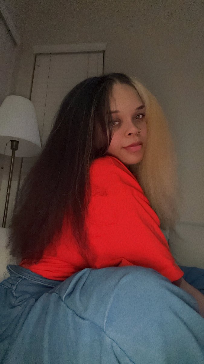 kikicheea's tweet image. Goodnight everyone 🥹🩷