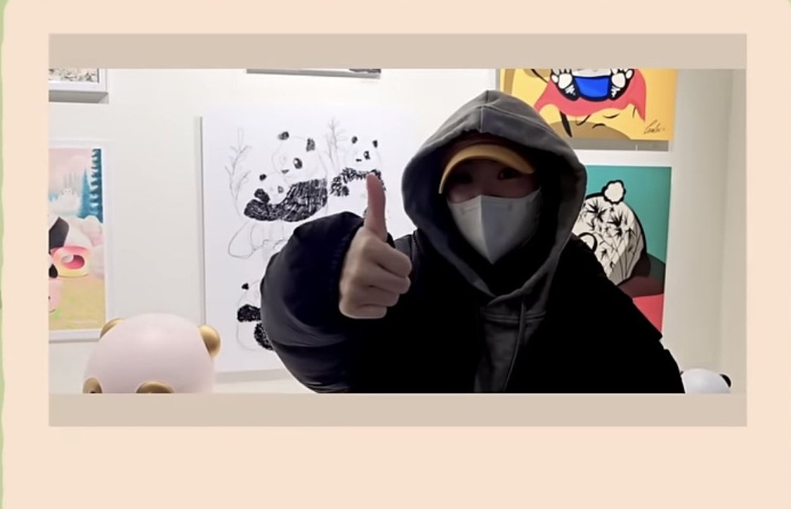 9TIMExD's tweet photo. Seulgi's number one supporter 🥰 https://t.co/EYnMqJgiuz
