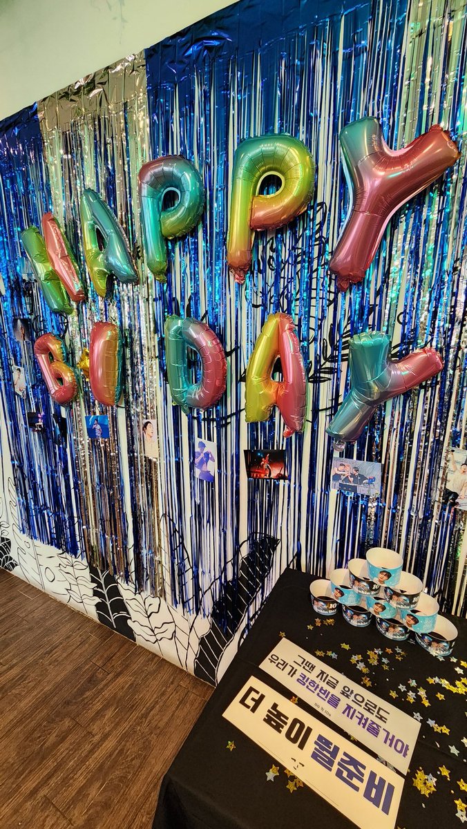 thathanbinfan's tweet photo. Hanbin's Birthday Cafe Event in Singapore! Happy Advanced Birthday Hanbinnie ❤️🥰 #KIMHANBINDAY #KIMHANBINDAY_SG2024 
#BI #ID #비아이 #Hanbin #kimhanbin #김한빈 https://t.co/W7nzhEoOuw