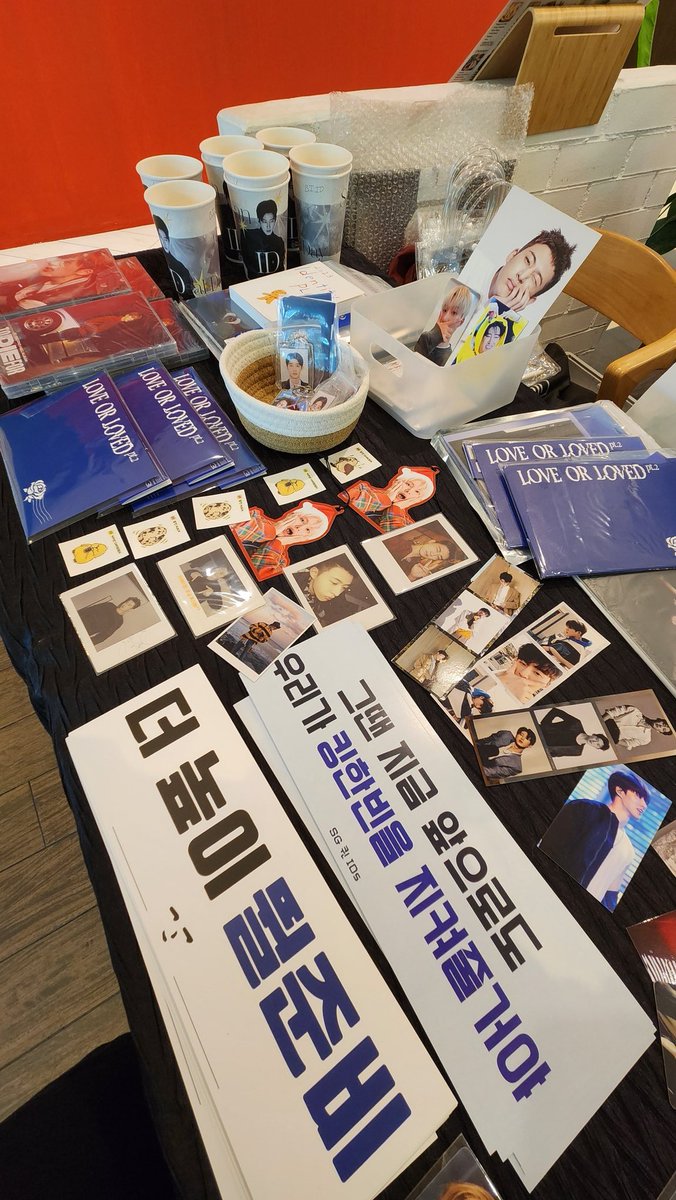 thathanbinfan's tweet photo. Hanbin's Birthday Cafe Event in Singapore! Happy Advanced Birthday Hanbinnie ❤️🥰 #KIMHANBINDAY #KIMHANBINDAY_SG2024 
#BI #ID #비아이 #Hanbin #kimhanbin #김한빈 https://t.co/W7nzhEoOuw