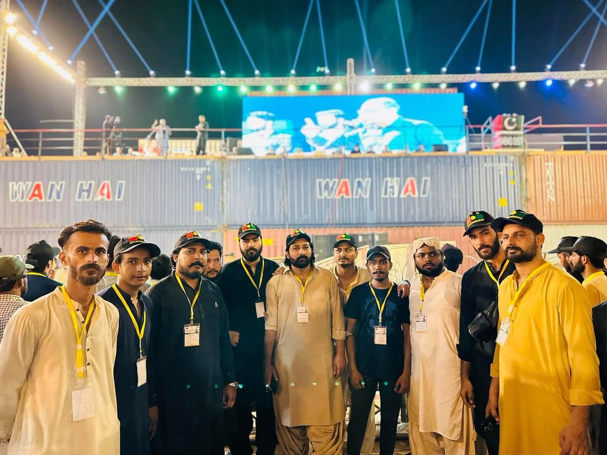 JavedNLaghari's tweet image. PYO Volunteers who managed whole Jalsa and even before many days they worked tirelessly for mobilisation &amp;amp; decoration of flags and panaflexes across hyderabad. 
Big applause to these young jiyalas. 
👏👏👏
#PYOSindh