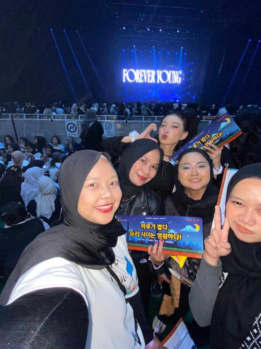 yuliaikaw's tweet photo. PERFECT NIGHT WITH #DAYSIX #DAYSIXWORLDTOURJAKARTA https://t.co/zR6n3WaKE1