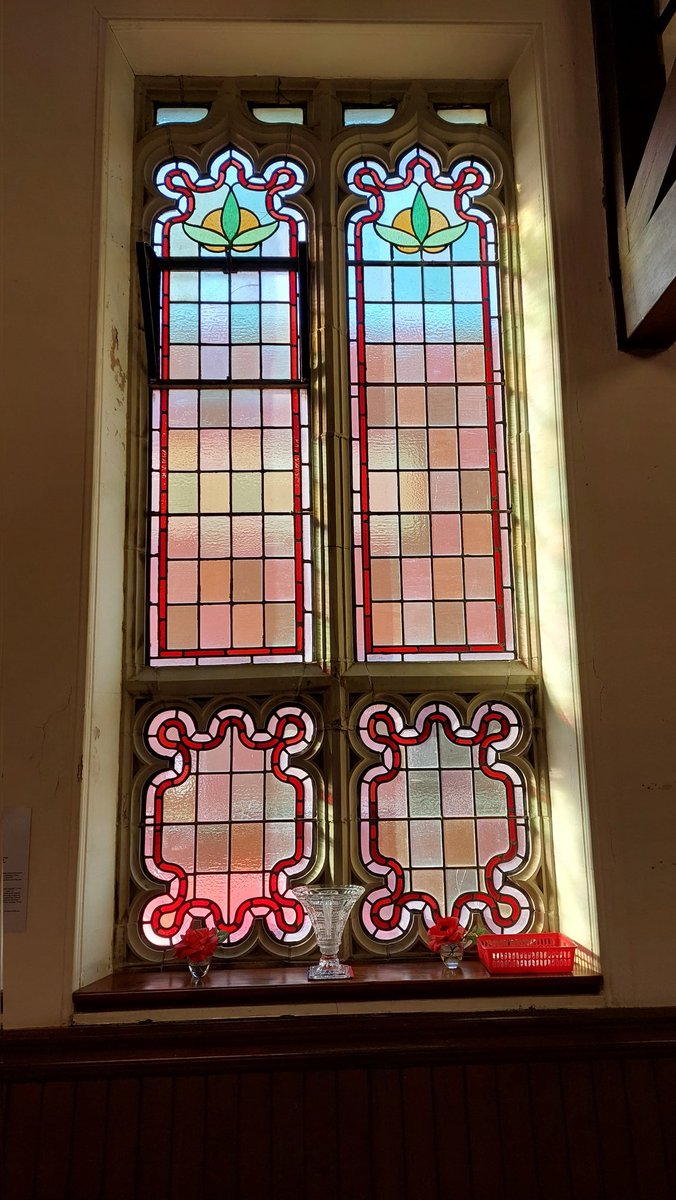 lenskapov's tweet photo. #StainedGlassSunday
Non-conformist Congregational Chapel #Nuneaton built 1903 for the re-united #congregations of the Old Meeting House (1719+) & a seceding #congregation , now United Reformed Church
#StainedGlass @UnitedReformed https://t.co/NrLlCKA92w