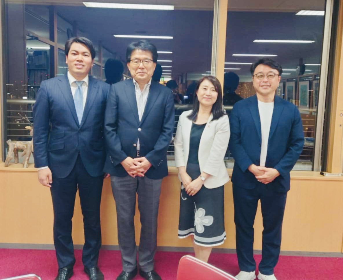 最終審査員として参加した、「次世代政策サミット」の決勝大会。
学生を中心とするZ世代の若者たちが2050年の未来に向けた政策を提起。
最終審査員に進んだ政策は、政策を考える背景や現状の分析、実現可能性まで、しっかり考えられており、レベルの高さに驚きました。

🔹最終審査に残った3組