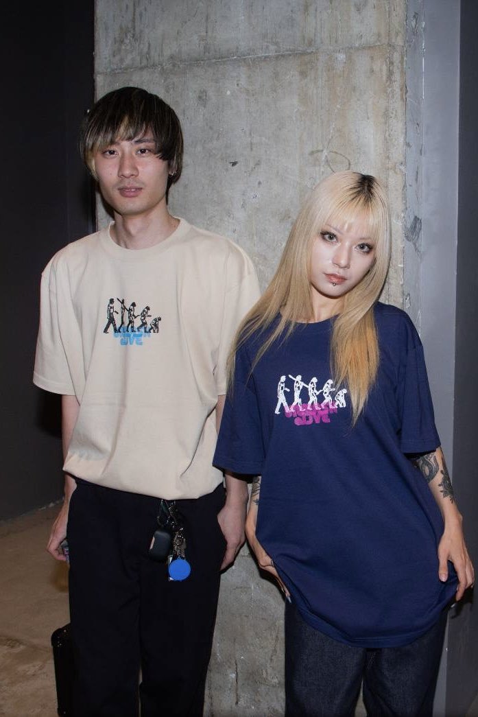 unmaskalive's tweet photo. 【速報‼️】

売り切ったと思われていたANTITHESEが元メンバーの翔くんの家から50枚くらい発掘されたので本日のライブから物販限定で1700円で販売します！

マジでもうないはずなのでこの機会に是非！
早い者勝ちです⚡️

先週から新作Tも出てるのでチェックお願いします！ https://t.co/26YuoBJriV