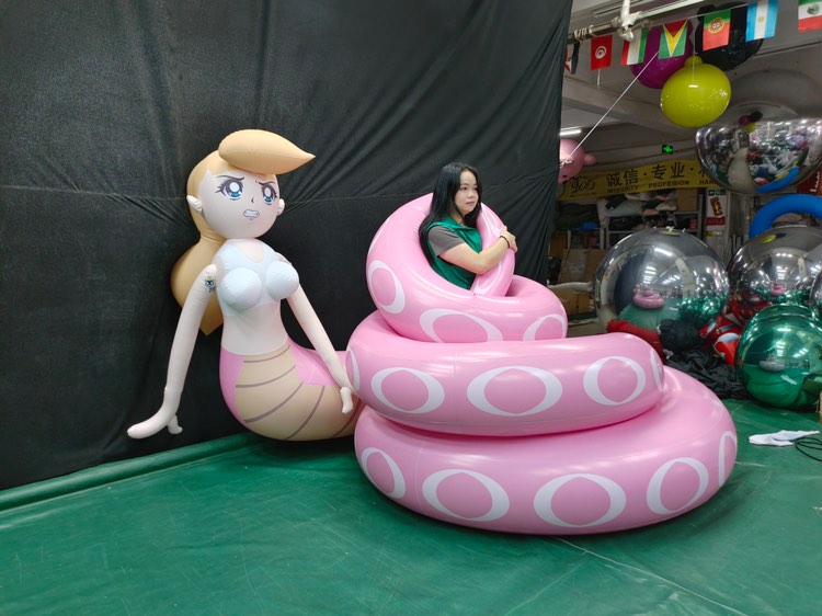 ENG: Hello! I'm showing you an #inflatablelamia!
It's my creation, I made the project and made the drawings.
Made by Hongyi!
I'll use it for Events! #1
#inflatablesnake #serpentegonfiabile #floatie #pooltoy #inflatablelamia #inflatable #gonfiabile