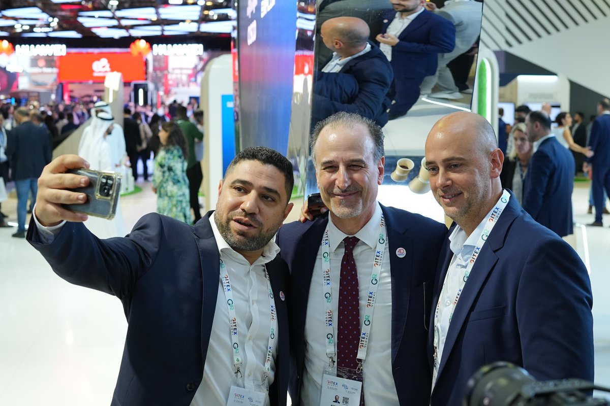 ciscomiddleeast's tweet photo. This year at GITEX 2024, we had the pleasure of hosting one of our key sponsors and partners @Emircom_me. Together, we showcased the latest in 'Modernize Infrastructure', including Emircom's #sustainability dashboard through their subsidiary #SEnergy.

@GITEX_GLOBAL
#CiscoGITEX https://t.co/m39zVwQDCu