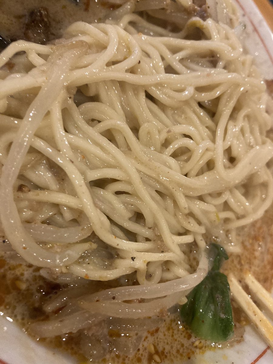 kokorowarmer's tweet photo. 子安

らーめん橋本食堂

【限定21日まで】
橋本の担々麺(大)

ミニチャーハン(ノーマル)

限定食べに遅めのお昼ホーム突入
豚骨スープを使ってて
橋本の品が美味しくない筈がない
豚骨スープからか豆乳からなのか
スープがまろやかでトロみが
麺に絡んで美味しかった
今日もたかちゃんありがとう👍 https://t.co/FO6qDHWGJq