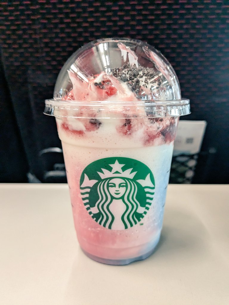 tearscandy's tweet photo. 出張移動中の概念相轟フラペチーノ https://t.co/6x0zM2sOtu