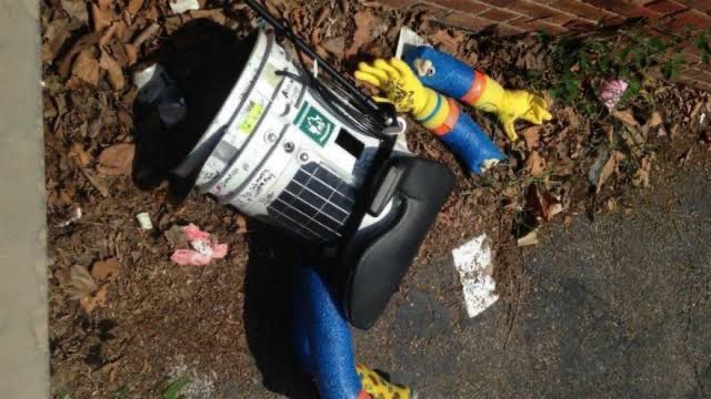 SamONellaHealth's tweet photo. Today I’m remembering hitchBot. Its goal was to hitchhike across the United States, but it was sadly immediately beaten to death and beheaded when it arrived to Philadelphia https://t.co/WEj4LCmAwe