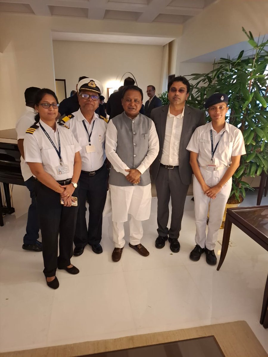 Capt Sanjay Prashar (@prasharsdp) on Twitter photo TS Rahaman Capt Superintendent Capt Dr Apandkar met Odisha CM Mohan Charan Majhi <a href="/CMO_Odisha/">CMO Odisha</a>
Discussed about Merchant Navy career for Girls. There are more than 20,000 Indian Seafarers from Odisha.
Present Odisha Govt focusing on Seafarers is a good sign.
Jai Hind
Jai Navik TS Rahaman Capt Superintendent Capt Dr Apandkar met Odisha CM Mohan Charan Majhi <a href="/CMO_Odisha/">CMO Odisha</a>
Discussed about Merchant Navy career for Girls. There are more than 20,000 Indian Seafarers from Odisha.
Present Odisha Govt focusing on Seafarers is a good sign.
Jai Hind
Jai Navik