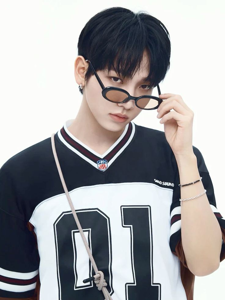 WizardMyungjae's tweet photo. @ThePostcat Yaudah ini aja ya. Maaf kalk gw cakep gini https://t.co/u0vtW8lZhp