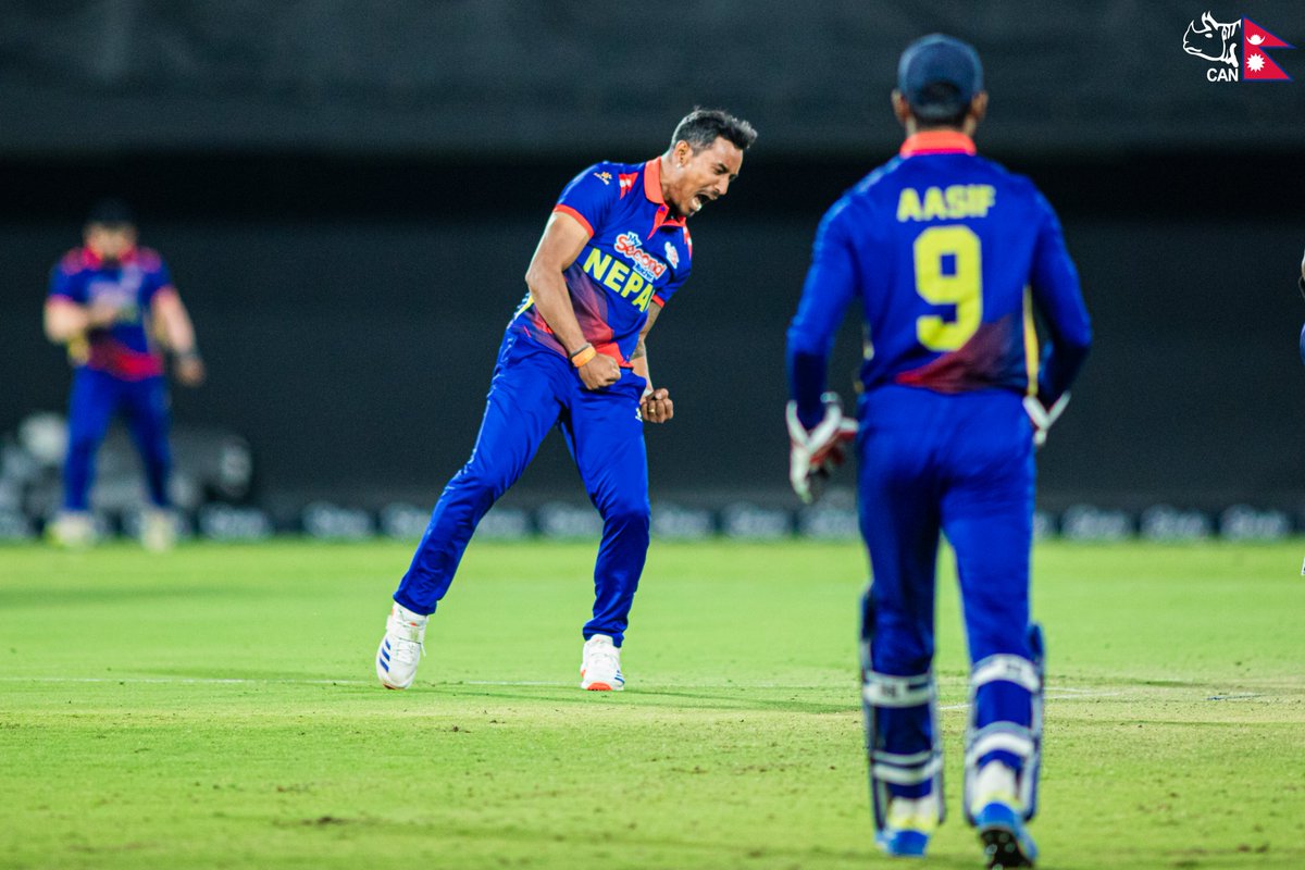 𝙎𝙤𝙢𝙥𝙖𝙡 𝙝𝙞𝙩 𝙩𝙝𝙚 𝙚𝙭𝙥𝙧𝙚𝙨𝙨 𝙡𝙖𝙣𝙚 𝙖𝙣𝙙 𝙣𝙚𝙫𝙚𝙧 𝙡𝙤𝙤𝙠𝙚𝙙 𝙗𝙖𝙘𝙠! 🚀

His final over? Fast, furious, and right on target! 🏏👉Swipe through to catch the action.

#NepalCricket | #NEPvsUSA