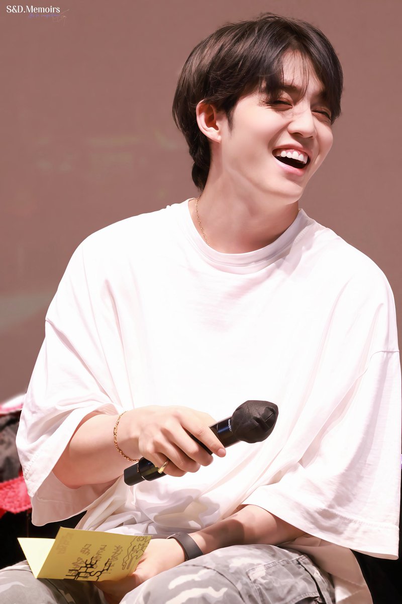 SDMemoirs's tweet photo. 241019
BDM 팬싸

💬😆😄

#에스쿱스  #SCOUPS 
#승철  #최승철 
#세븐틴  #SEVENTEEN https://t.co/idNaO99CCU