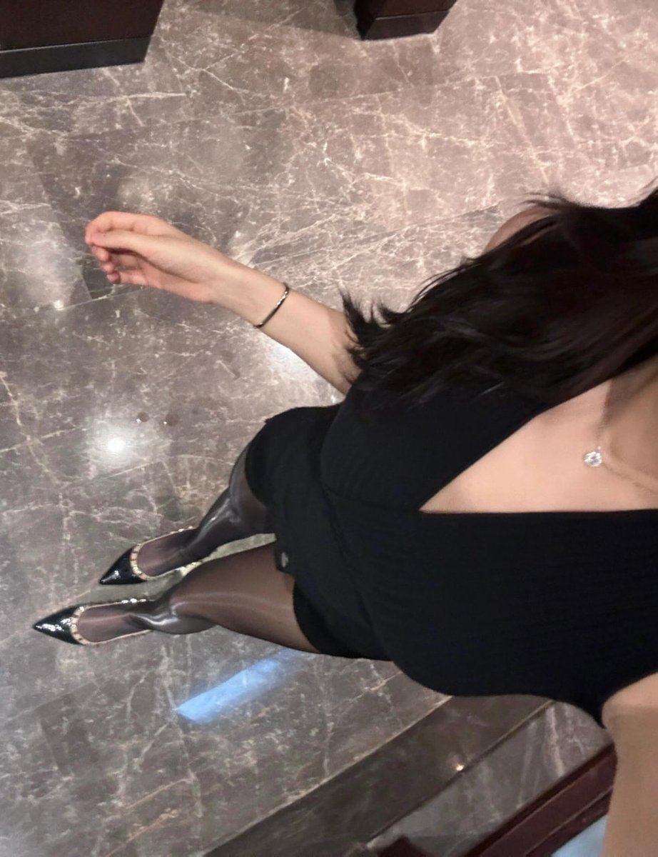 JaniThora's tweet photo. 穿黑丝的被草的时候都会叫爸爸用力 
有喜欢黑丝的爸爸么 私信我 附近可约 https://t.co/fUYRiyhzay