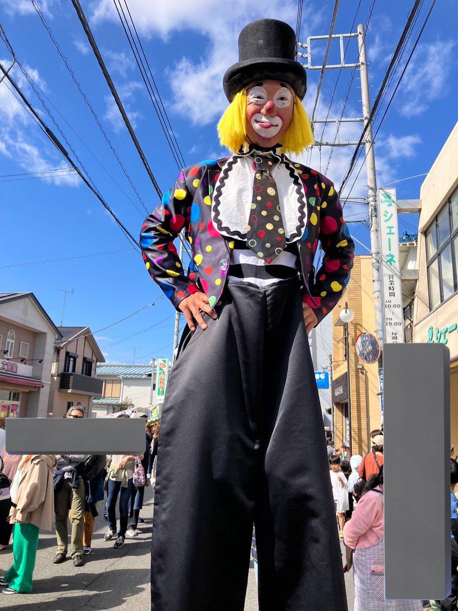 ClOWN_ZEN_'s tweet photo. 久喜でのお祭りに出演させて頂きます！
天気も良く楽しかったです。

10月残りは仕事無いので秋を満喫します🍁 https://t.co/VSQ2Shcp3l