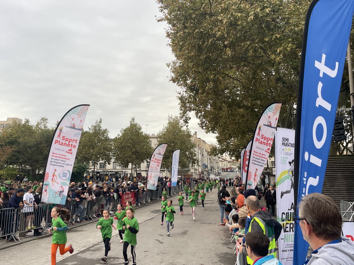 Niort: la course de La coulée verte est bien partie! Avec les courses des enfants ce matin.