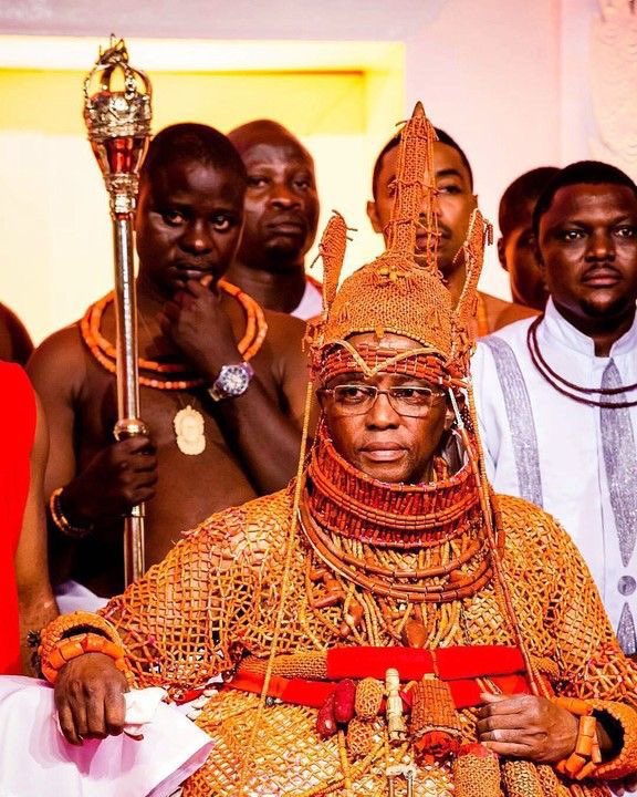 stefan_nosa's tweet photo. Ọba nagha miẹ, ọyẹmwẹn gha sọmwan.
My Godking. Happy 71st birthday and 8th coronation anniversary.
The kingdom has been through a lot these past months, we will definitely overcome.
Ọba gha tọkpẹre!
Iseẹ!
#Beninkindom #Edo #Edoid #edotwitter #SouthSouth https://t.co/28z64jRf6t