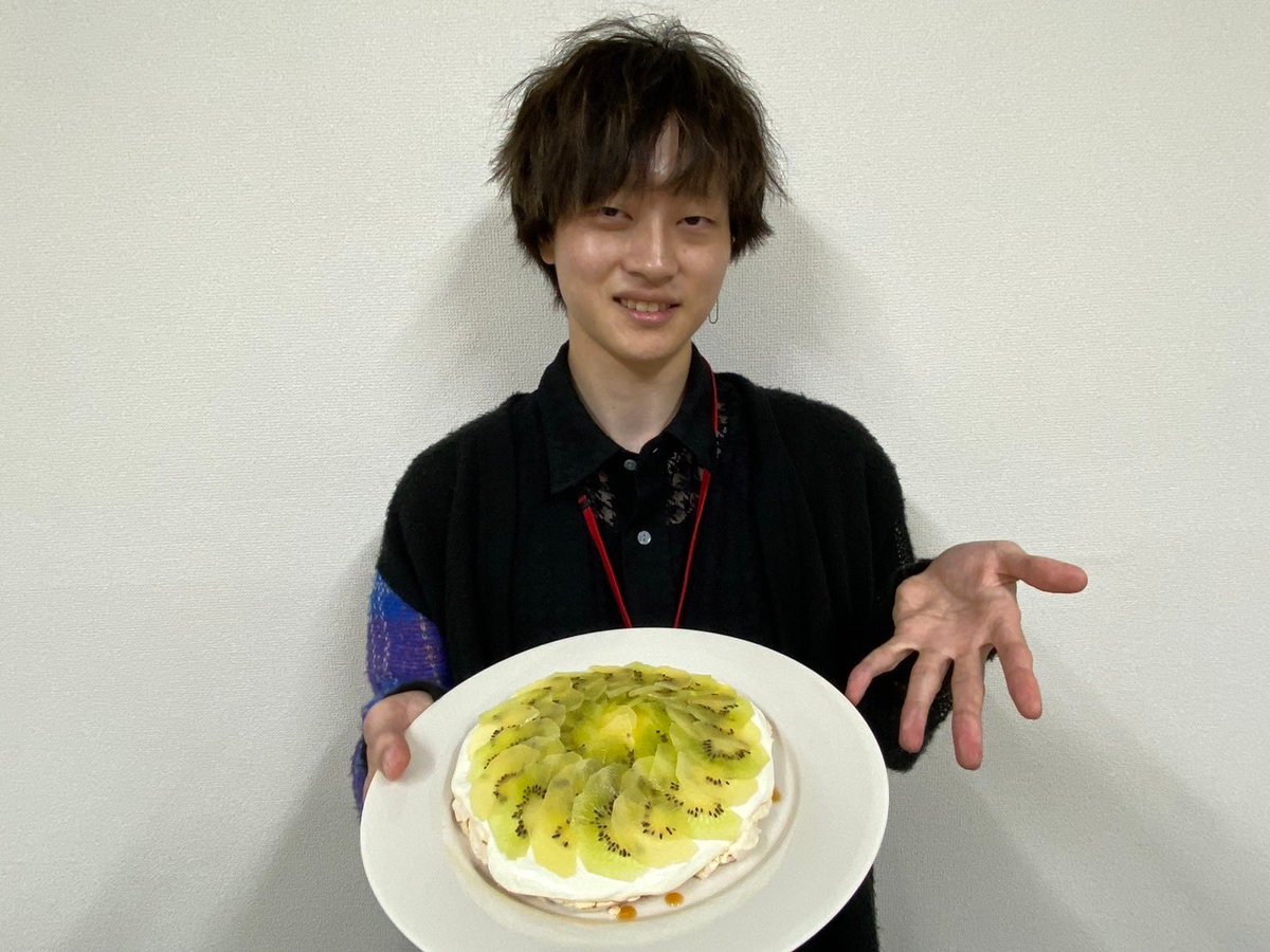 てゲてゲサークルのコーナーです！🏫✨️
本日は、鹿児島大学
「スイーツ研究会🎂🍴✨」の
尾花至（おばないたる）さんをゲストにお迎えします！
甘いいい香りがしてきましたねぇ🍪🍰🍩🍴✨

 #tegeh #スイーツ男子 #スイーツ女子 #大学 #サークル