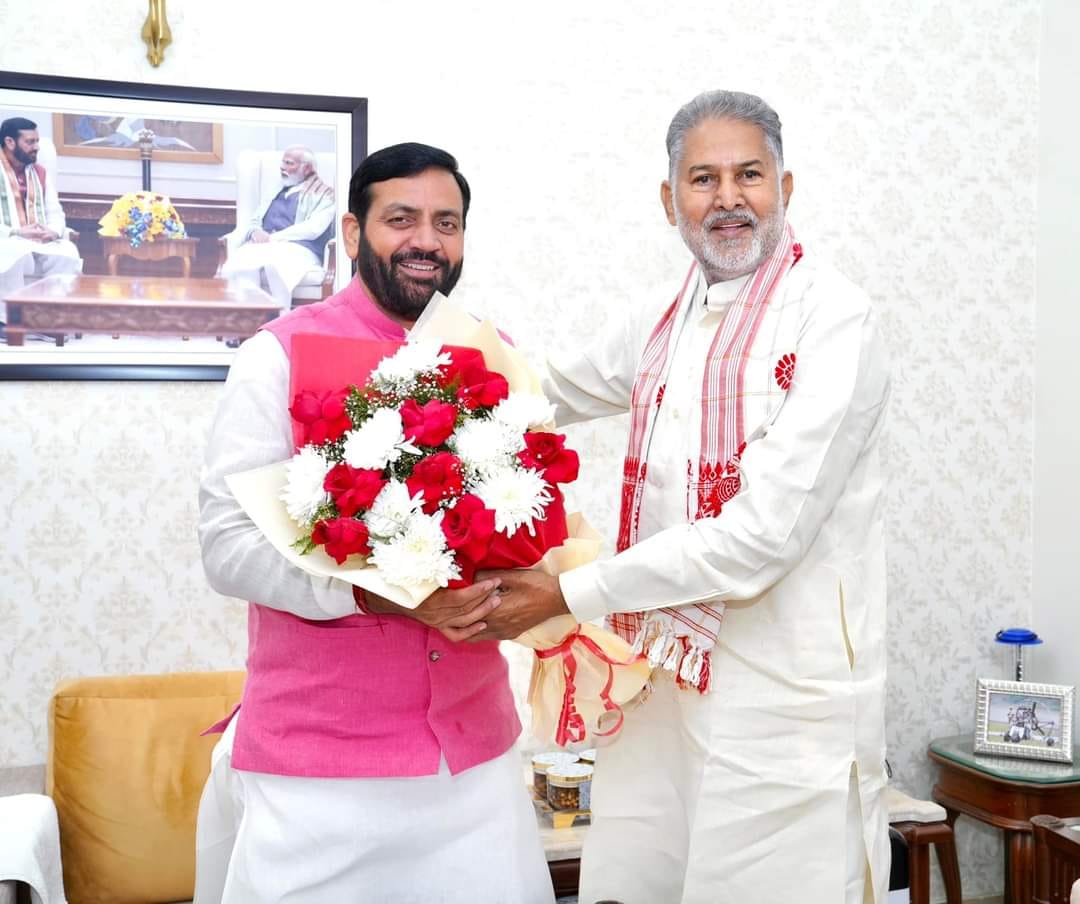 rbsharmabjp's tweet photo. मुख्यमंत्री श्री @NayabSainiBJP जी से मिलकर भाजपा की पूर्ण बहुमत की सरकार बनने पर बधाई एवं शुभकामनाएँ दी। 

प्रस्तावित आईएमटी खुडाना,महेंद्रगढ़ माधोगढ़ किले पर नोडल अधिकारी की नियुक्ति,दोहान नदी के पानी के रास्ते का कार्य पूर्ण,नगर पालिका में परियोजनाओं हेतू  बजट का आग्रह किया। https://t.co/MHj8RlXerG