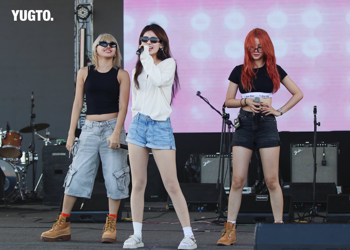 yugtojpeg's tweet photo. 102024 G22 at Bingo Plus Day Masskara Festival 2024 (Soundcheck)

@_ajyape @zuluetAlfea @jasminehenryy 

G22 WITH BACULLETS
#G22 #G22xBingoPlus
#BPDayMasskara2024 https://t.co/gnGHNgvfK7