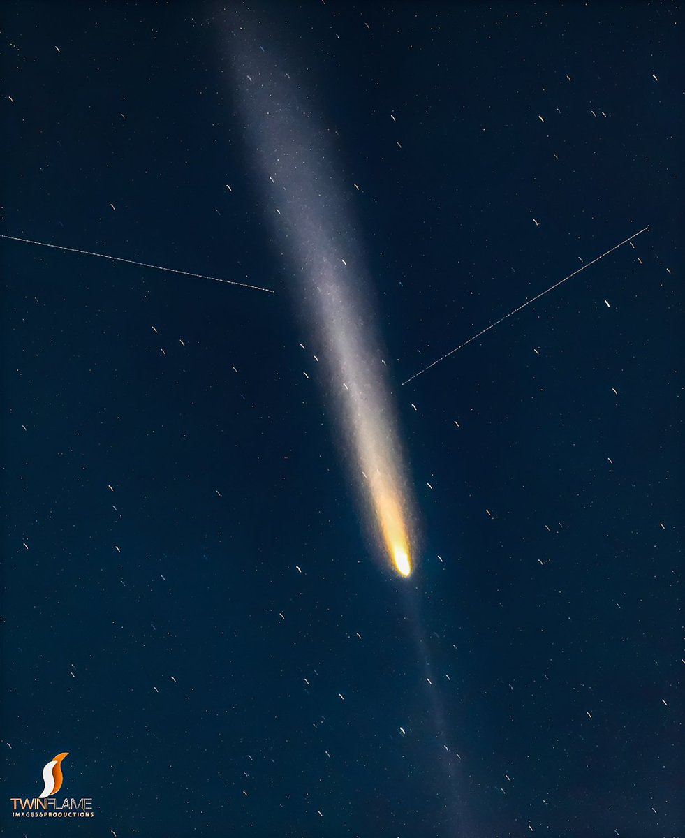 exhilarating  be able take photos comet Tsuchinshan-A3 w/anti-tail
<a href="/elonmusk/">Elon Musk</a> are these <a href="/SpaceX/">SpaceX</a> satellites?
#CometTsuchinshanAtlas #AntiTail #Space #CelestialEvents #Astrophotography #NightSky #SpaceScience #CosmicWonders