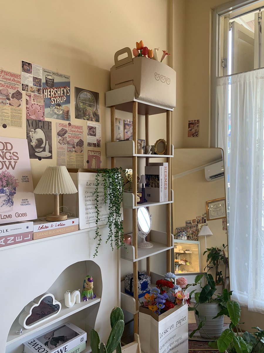 DI CAFE SEGEMES INI YG DISETELNYA STORY OF MY LIFE🧎🏼‍♀️😭