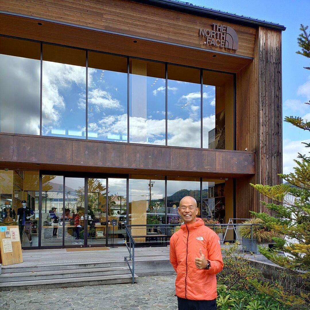 GtTraverse100's tweet image. 白馬を出る前にtnf白馬店へ

ランチとコーヒーをテイクアウトして帰ります😉

@tnf_gravity_hakuba 
#tnfathlete 
#tnfjp instagr.am/p/DBVlUakPh8K/
