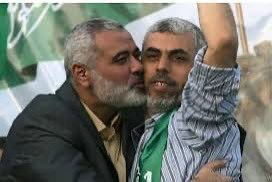 آواز   ِ  دروں ——
یحییٰ السنوار شھید کی شدید زخمی حالت میں صیہونی ڈرون پر پھینکی  ھوئ آخری چھڑی مزاحمت کا استعارہ بن گىئ ھے

انکا جذبۂِ ایمانی ، توکل ،دلیری اور تقویٰ حریت پسندوں کیلئے رھتی دنیا تک مشعل راہ رھیگا

اللّٰہ کریم نے صیہونیوں کے ھاتھوں  شیر   ِ غزہ کی  شھادت کے آخری