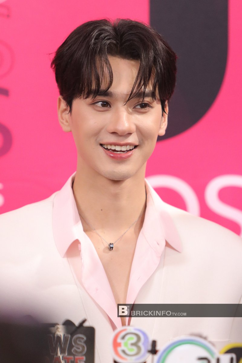 BrickinfoReport's tweet photo. "เก่ง หฤษฎ์" ตัวแทนความหล่อจากแบรนด์ Merrezca ในงาน "JM COSMETICS GRAND OPENING" BORN TO BE YOUR OWN BEAU เปิดศูนย์การค้าปลีก-ส่ง เครื่องสำอาง และอุปกรณ์เสริมความงามครบวงจรสุดยิ่งใหญ่
#KengHarit #MerrezcaxKengNamping
#Merrezca #EverdayWithMerrezca
#JMCosmetics #Brickinfo https://t.co/zg4tV82wmC