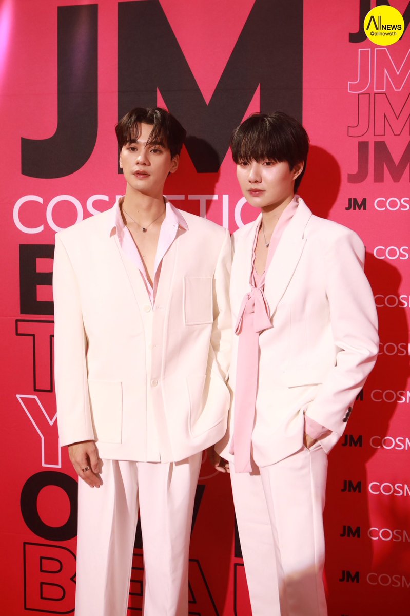 AllNews_th's tweet photo. 2หนุ่ม! "เก่ง-น้ำปิง" ตัวแทนแบรนด์ “Merrezca” ร่วมงาน "JM COSMETICS GRAND OPENING" BORN TO BE YOUR OWN BEAU
#MerrezcaxKengNamping
#KengNamping #เก่งน้ำปิง
#KengHarit #nampingster
#Merrezca #EverdayWithMerrezca
#JMCosmetics https://t.co/fRvCaXt18p