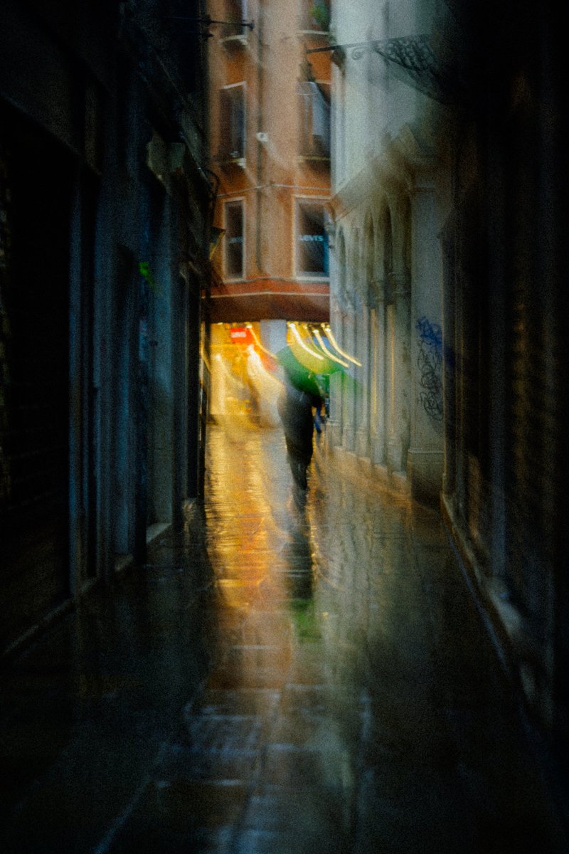 Venice. 
#streetphotography
#nikonzf
#motionblur