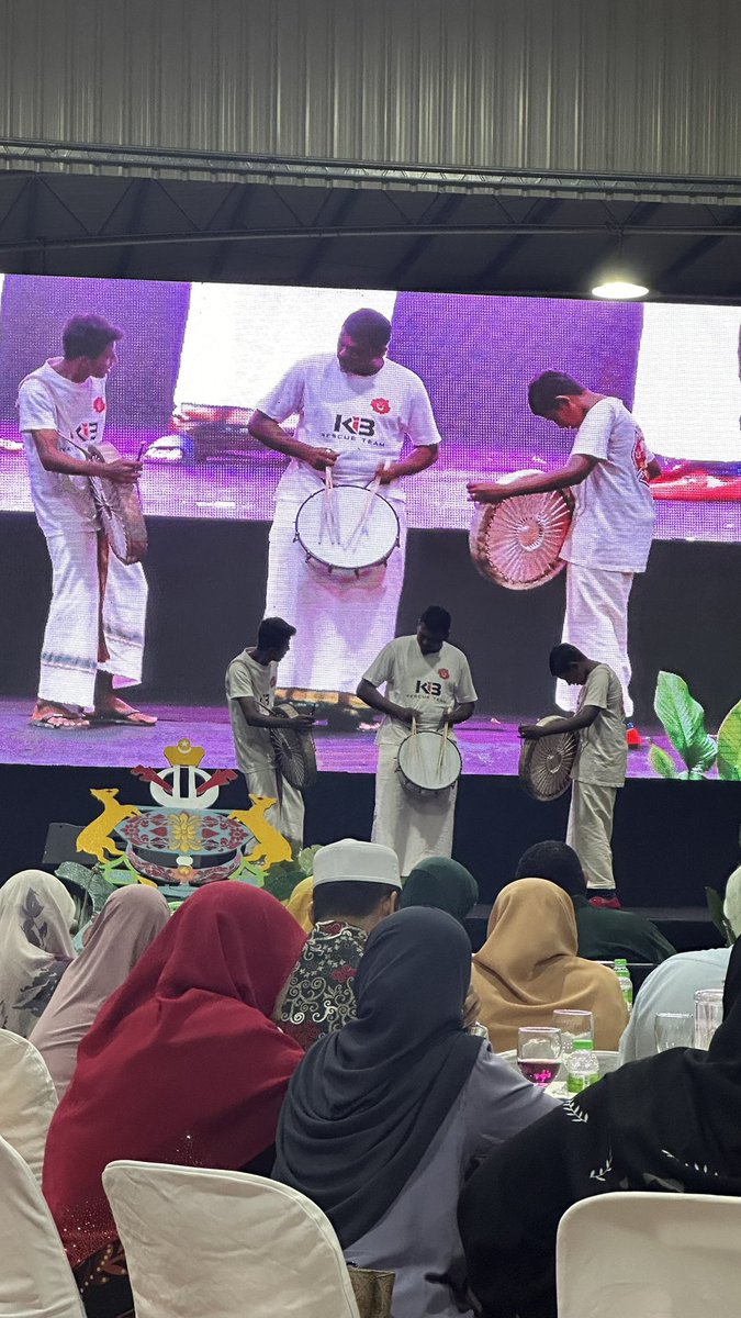 officialmumtaz's tweet photo. Makan malam bersama peserta Jemputan Perpaduan Nasional : Kelantan Model Perpaduan. Berlangsung harmoni dengan persembahan dari pelbagai budaya terutamanya masyarakat Siam Kelantan.

#tahunmelawatkelantan2024 #usrah #solusi #adilperihatinberkebajikan https://t.co/7kMndeaIdh