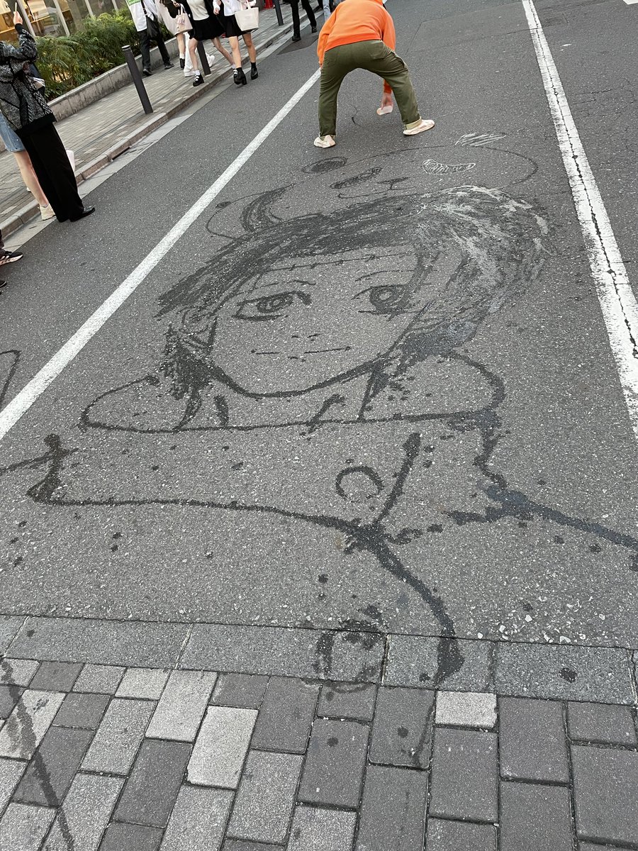 makimakimura's tweet photo. 池袋にゆーた描いてる人いた〜😃 https://t.co/ubAgyg6S0t