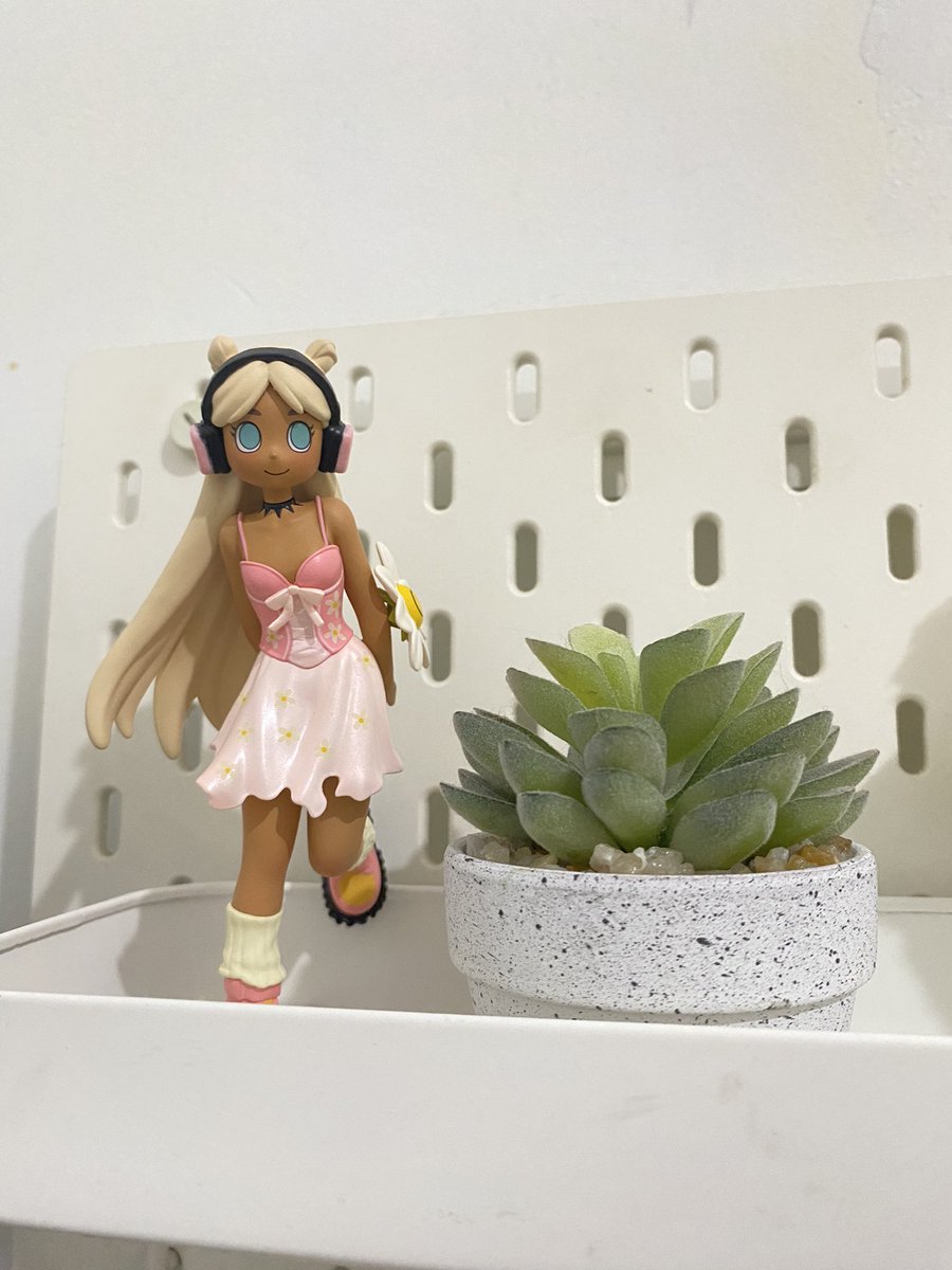 ilyeonj_'s tweet photo. wtb popmart peach riot punk fairy poppy daisy and skullpanda the sound trust ph ?! https://t.co/mfl39wKAwP