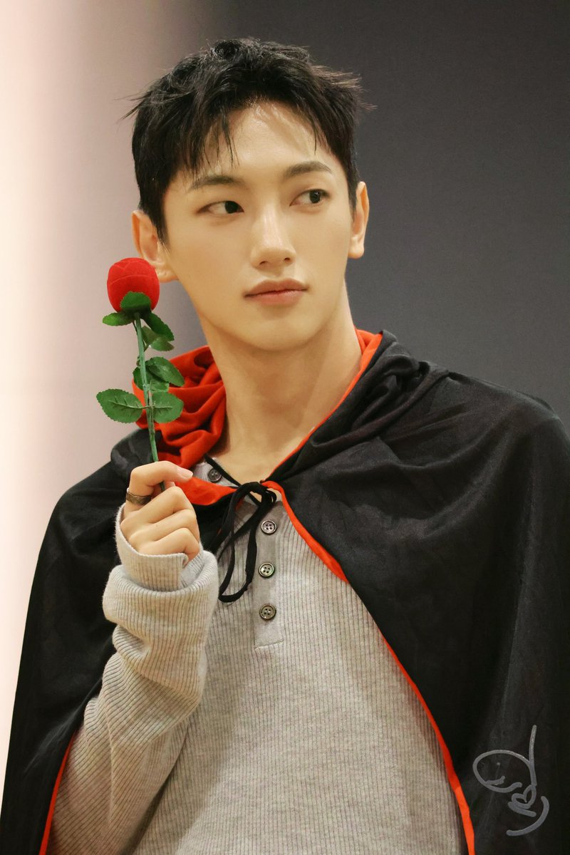 241020 ir

핼러윈 시즌이 돌아왔다🧛🌹

#VANNER #배너 #YEONGGWANG
#BURN #Automatic #영광 #안영준