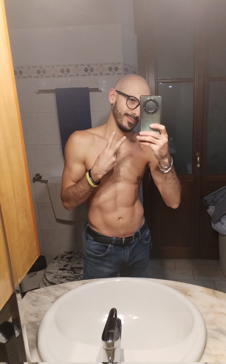 _giuseppesc's tweet image. Primo taglio pelato fai da te ✔️