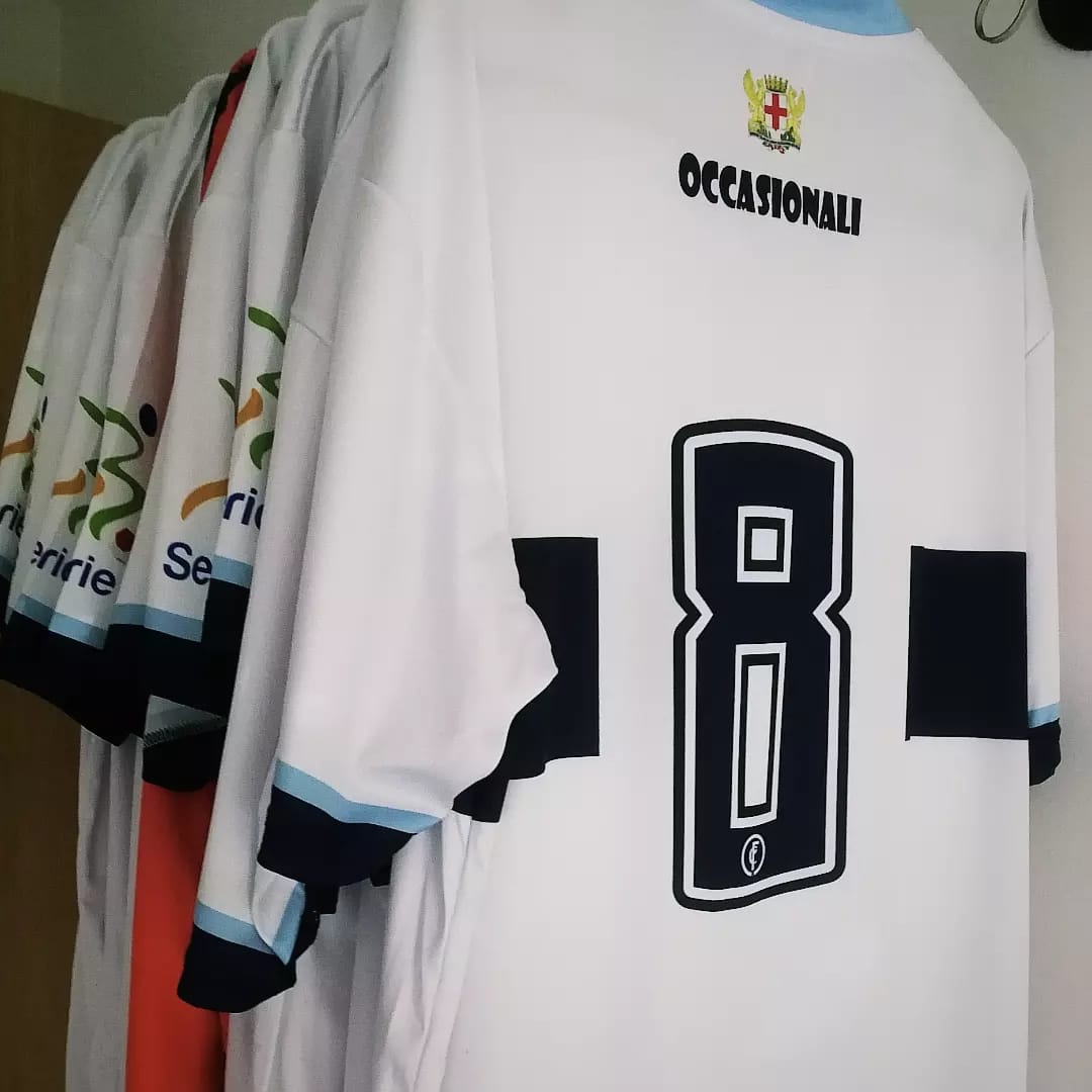 fmcustomkits's tweet photo. Starting the day with photos of another team to whom we sent our kits is priceless 👕⬜️🟦
Occasionali FC from Alessandria 🇮🇹
If you're looking to have new bespoke kits designed and produced for your team don't hesitate to ask.
More to come! 😍
#Proelium https://t.co/K5GUIdpbBS