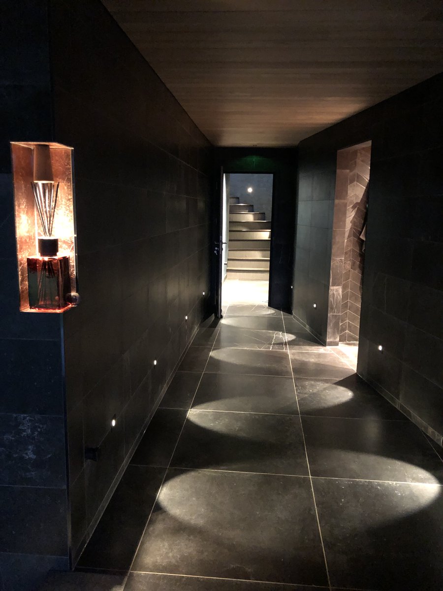 ashtonhouse_des's tweet image. Atmospheric lighting makes for a sultry spa scheme packed with stand out features and perfectly suited the Dartmoor setting.
#spa #spadesign #dartmoor #bespokelighting #lightingdesign #mood #sultry #spastyle