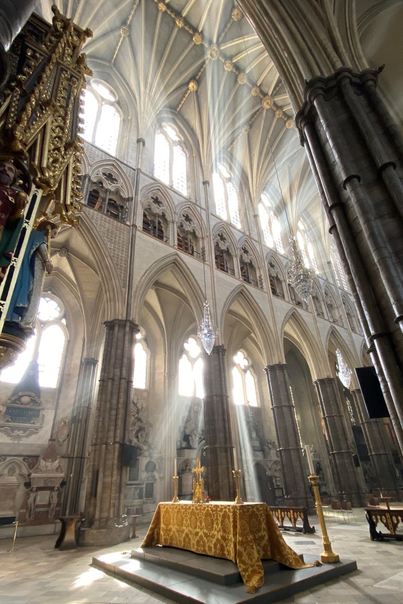 ‘Like the heaven’s glorious sun’
- Love’s Labours Lost (I, 1)

#ShakespeareSunday