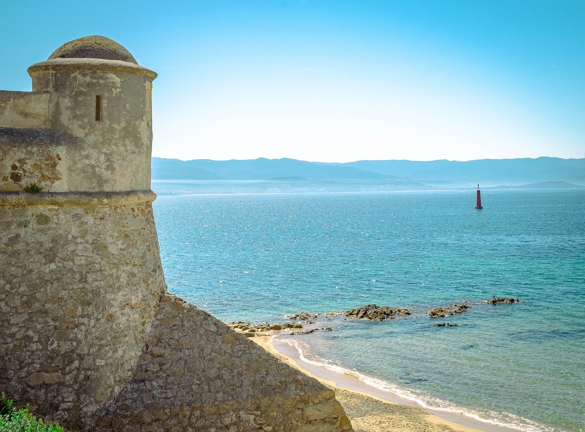 AjaccioTourisme's tweet photo. DUMENICA. La photo du dimanche.
L'incontournable citadelle d'Ajaccio, magique en toute saison. Sans tricher, postez la dernière photo d'Ajaccio qui se trouve dans votre galerie😀 Pour ceux qui n'en ont pas, postez le lieu incontournable de l'endroit ou vous résidez 😉
#PaysdAjaccio #galeriephoto #dimanche #bondimanche
@pays_ajaccien
@followers