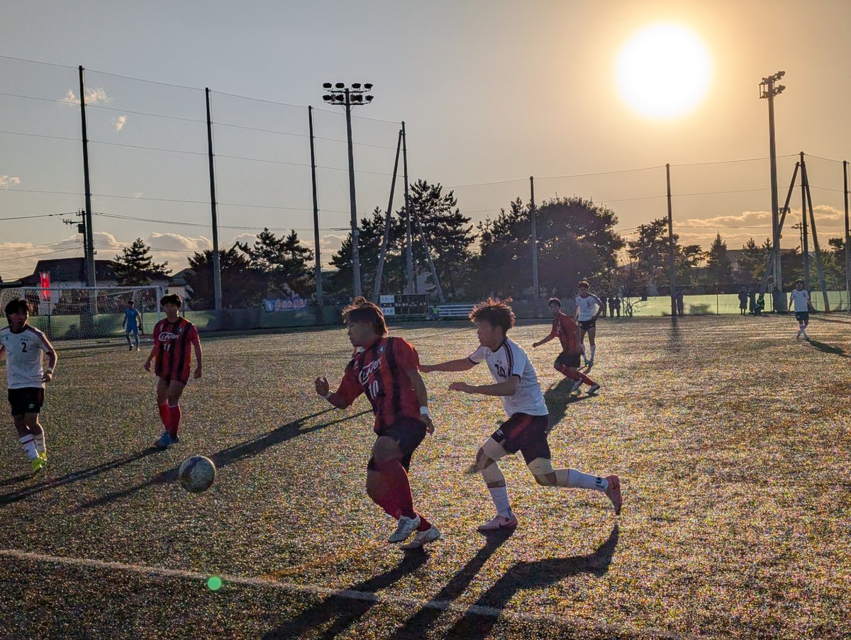 kickoffhokkaido's tweet photo. 番狂わせ‼️😮
#全国高校サッカー選手権 北海道大会
札幌地区代表 #クラーク記念国際 が
PK戦の末 #大谷室蘭 を破り、初の準々決勝進出⚽️
あすベスト４を懸け、前回王者 #北海 と激突⚡️⚡️⚡️
📝大会速報👇
https://t.co/vJ4PeAq6l8
#キックオフホッカイドウ #STV https://t.co/ytNxpdOThs
